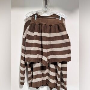 Striped set brown